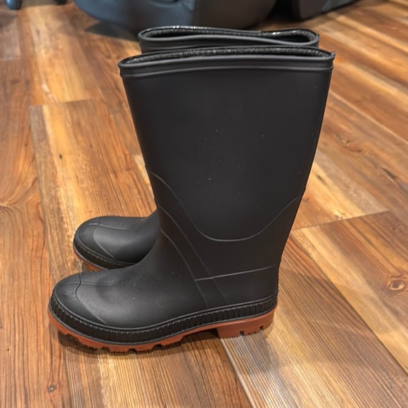 Black Rubber Boots - Picture 3 of 6